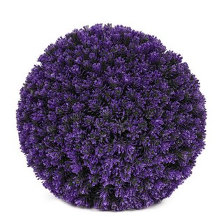 Kunstliku palli topiaariaga palli rippuv aiatiigi bassein